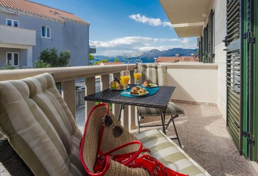 Апартаменты 1 Спальня Вид на Море с Балконом, Cina Apartments