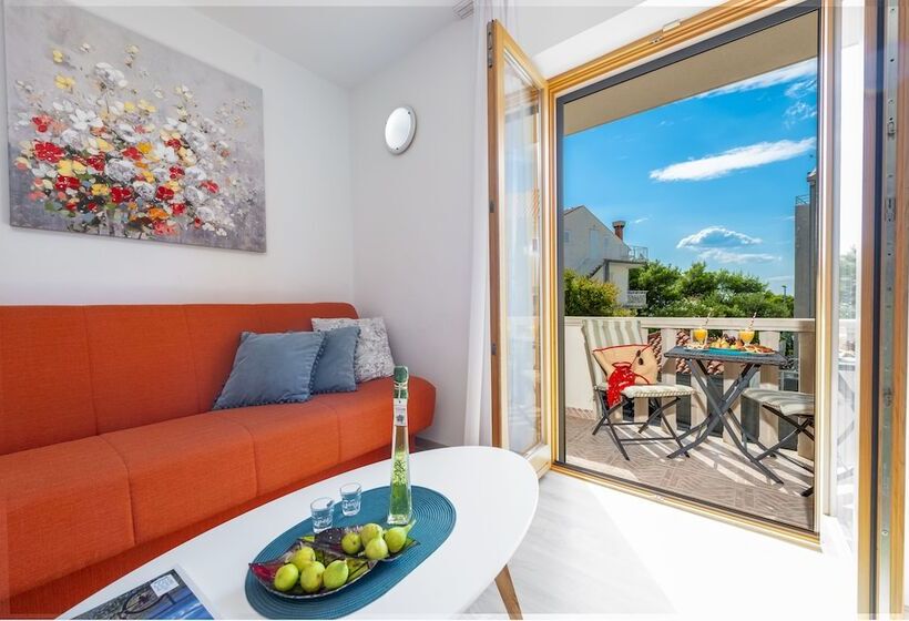 Апартаменты 1 Спальня Вид на Море с Балконом, Cina Apartments