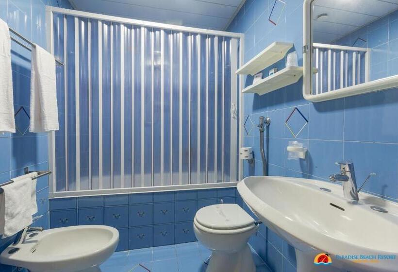 Четырехместный Номер Стандарт с Балконом, Paradise Beach Resort