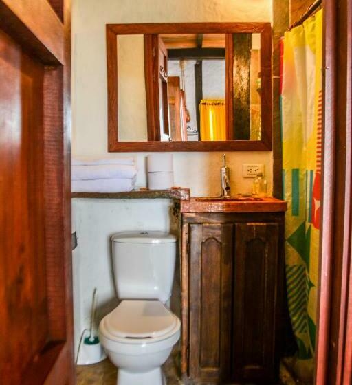 اتاق استاندارد با بالکن, Coffee Tree Boutique Hostel