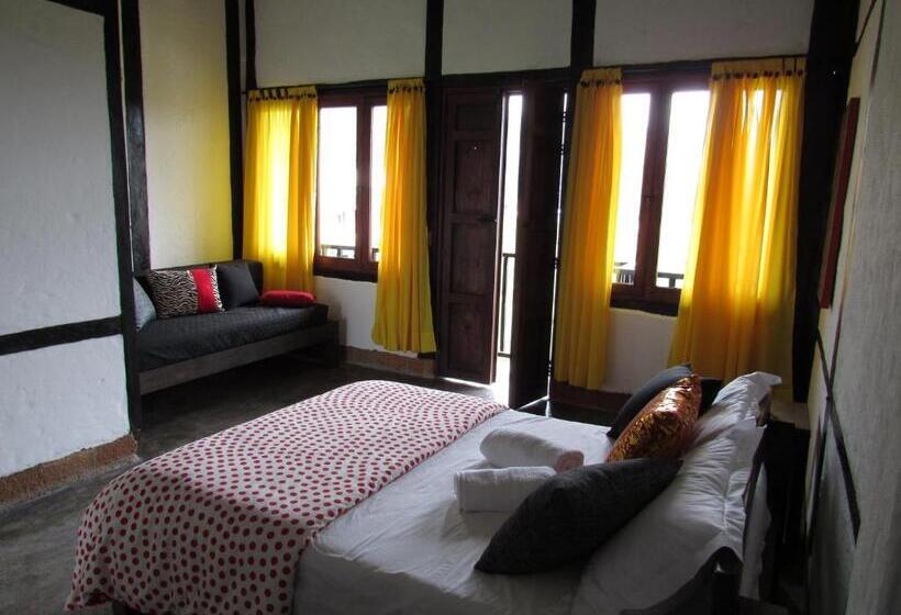 اتاق استاندارد با بالکن, Coffee Tree Boutique Hostel