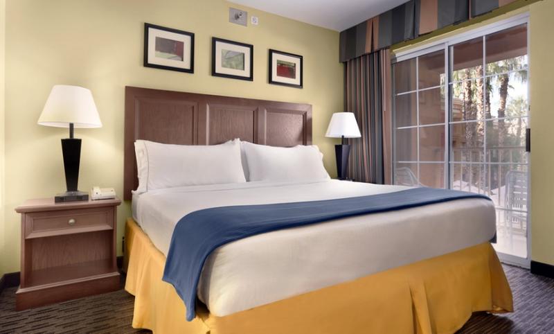 带大床的套房, Holiday Inn Express Hotel & Suites Scottsdale   Old Town, An Ihg