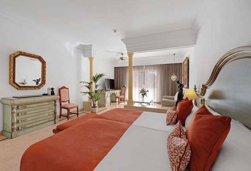 Люкс с Террасой, La Moraleja The Quiet Hotel   Adults Only