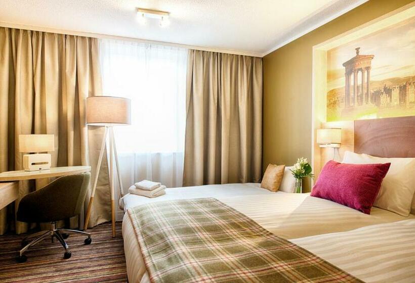 اتاق اجرایی با تخت بزرگ, Leonardo Hotel Edinburgh Haymarket