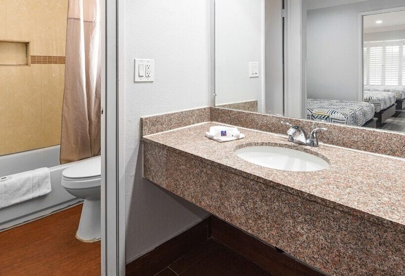 Люкс, Motel 6anaheim, Ca  Convention Center
