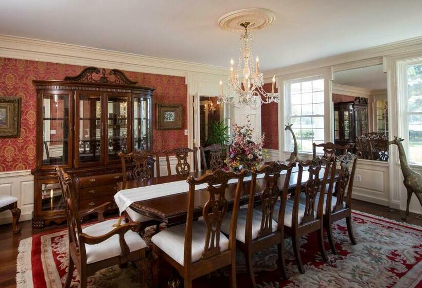 Номер Deluxe Кровать Кинг, Kingsbay Mansion And Vacation Rental Houses