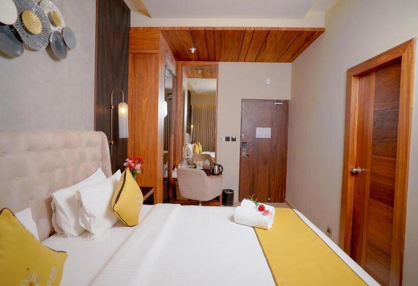 Büyük Çift Kişilik Yataklı Executive Oda, Lazdana Hotel Bangalore