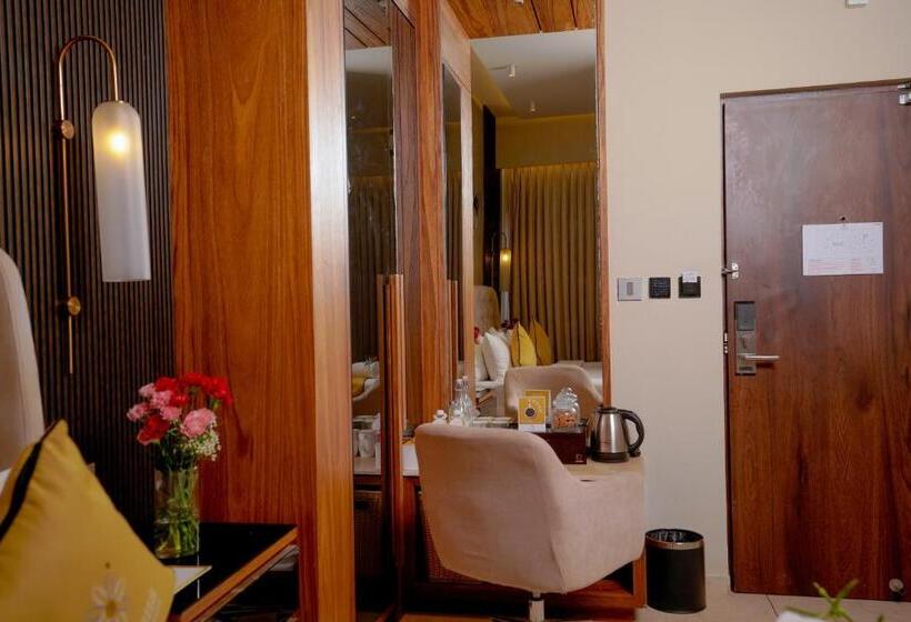 Büyük Çift Kişilik Yataklı Executive Oda, Lazdana Hotel Bangalore