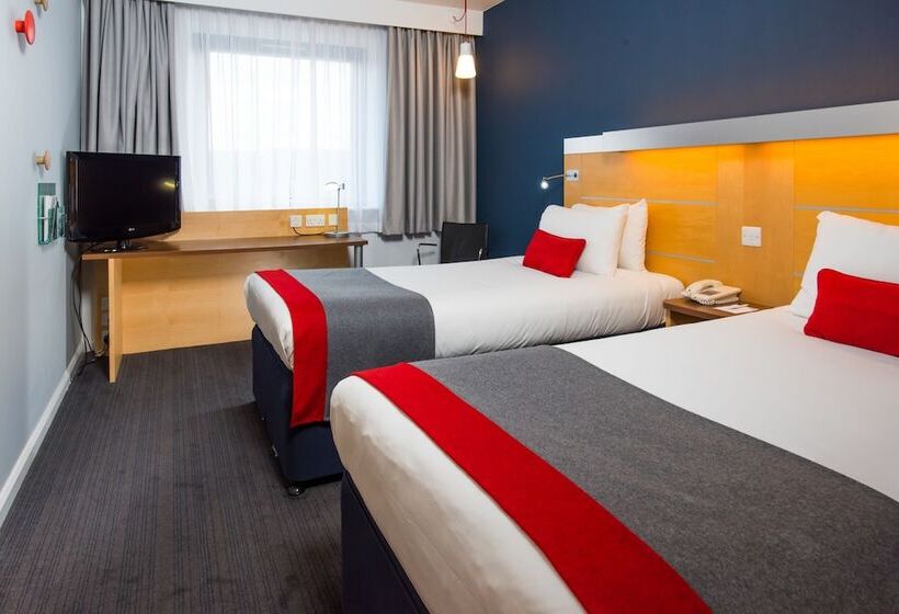 Номер Стандарт, Holiday Inn Express Bedford, An Ihg