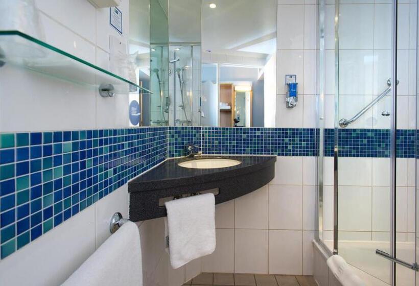 Номер Стандарт, Holiday Inn Express Bedford, An Ihg