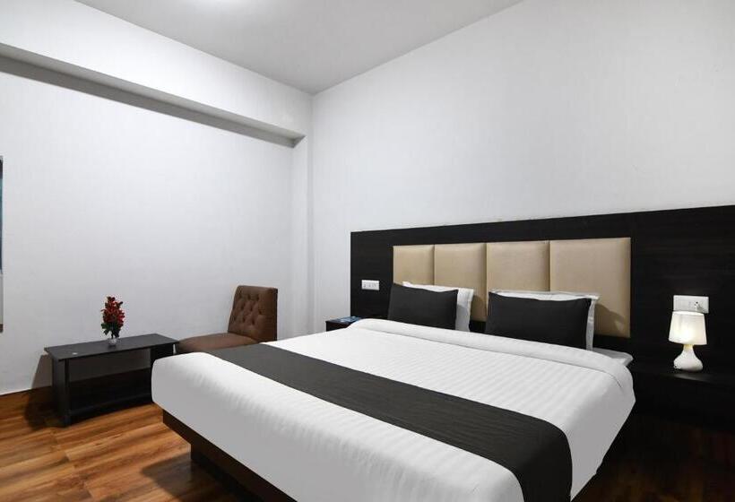 스탠다드 트리플 룸, Super Townhouse Oak Saramsa Garden
