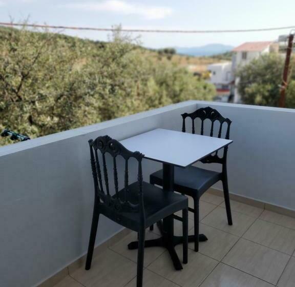 اتاق استاندارد سه تخته با بالکن, Vila Malo 1