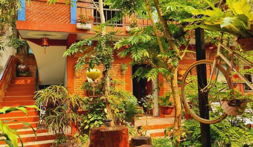 اتاق استاندارد با چشم‌انداز استخر, Vu S Homestay