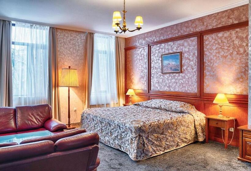 سوییت جونیور, Tsarevets Design And Spa