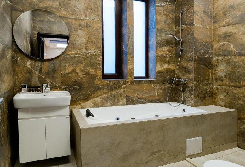 استودیوی لوکس, Tsarevets Design And Spa