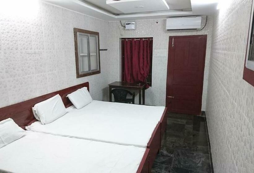 Трехместный Номер Deluxe, Lawrence Lodge
