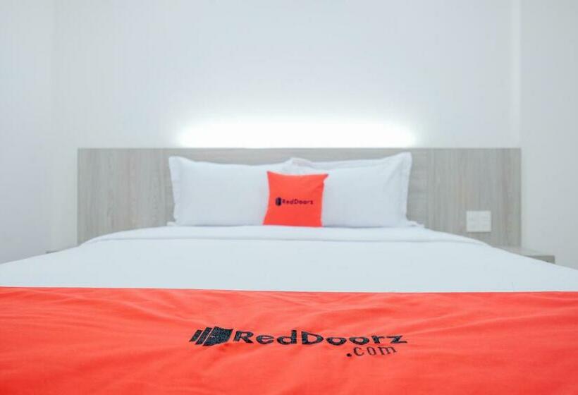 Номер Стандарт, Reddoorz Plus @ Jalan Juanda Medan