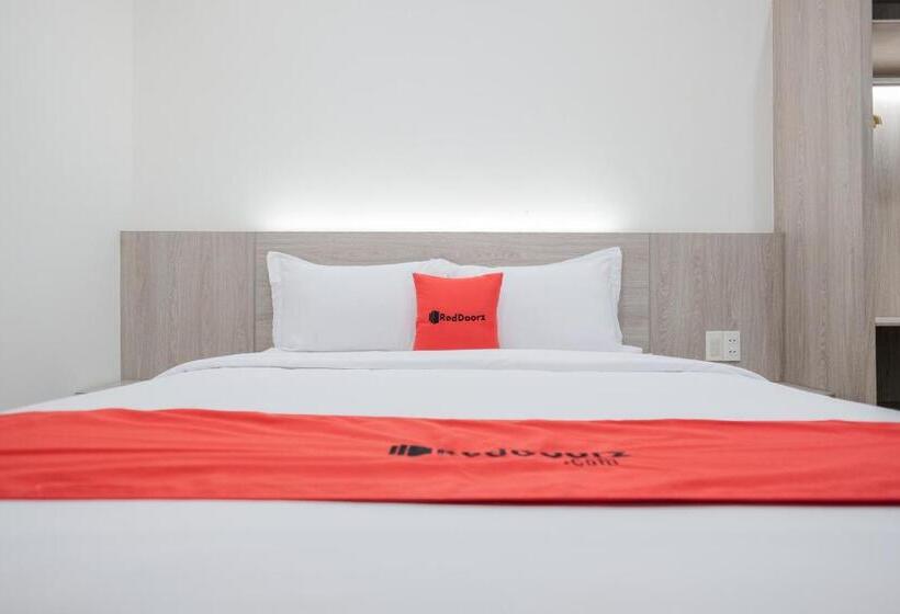 Номер Deluxe, Reddoorz Plus @ Jalan Juanda Medan