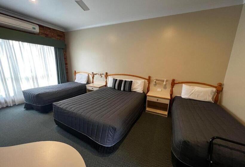 Четырехместный Номер Стандарт, Tumbarumba Motel & Elms Restaurant