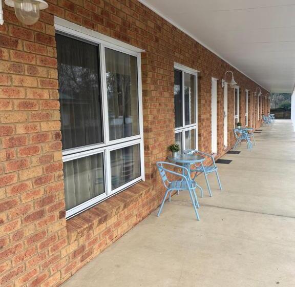 Трехместный Номер Deluxe, Tumbarumba Motel & Elms Restaurant