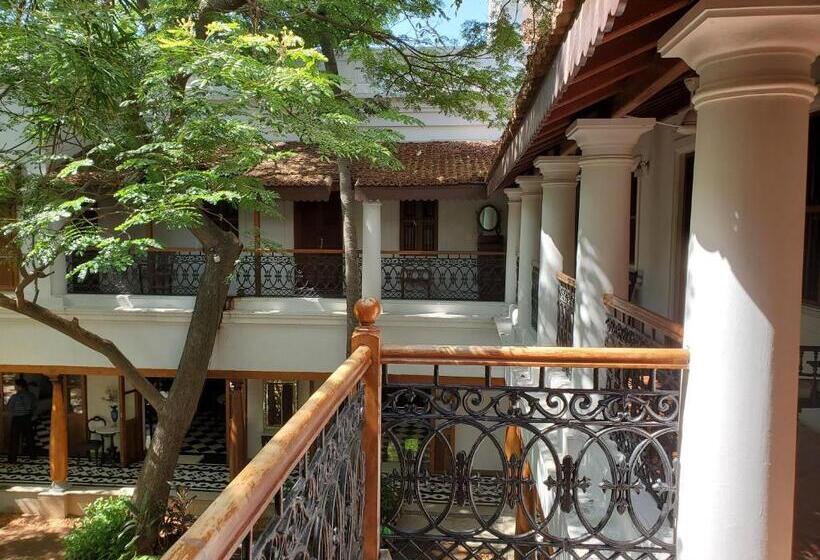 اتاق استاندارد یک نفره, Kariappa House