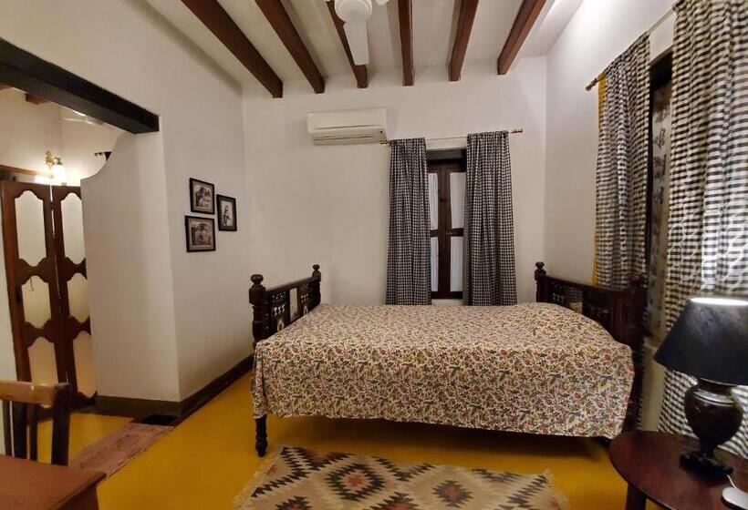اتاق استاندارد یک نفره, Kariappa House