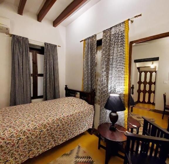 اتاق استاندارد یک نفره, Kariappa House