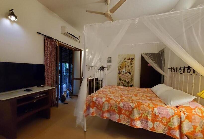 اتاق استاندارد با چشم‌انداز باغ, Kariappa House