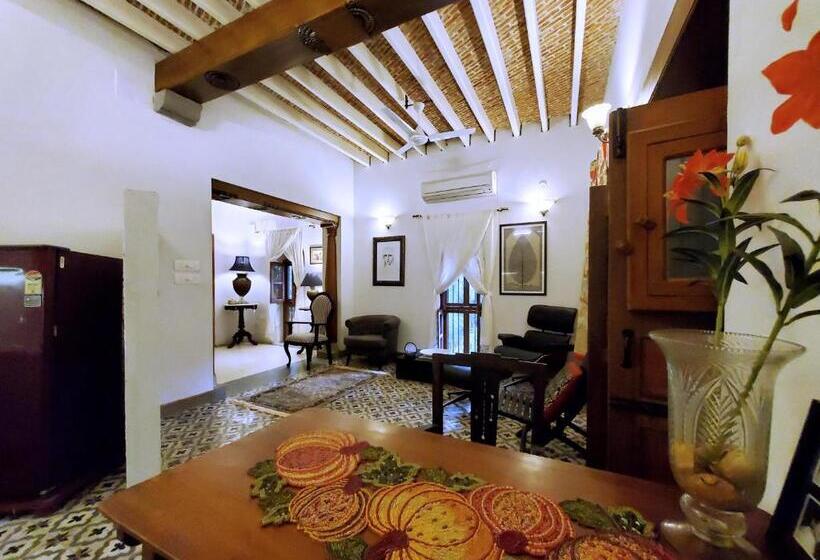 استودیوی لوکس, Kariappa House