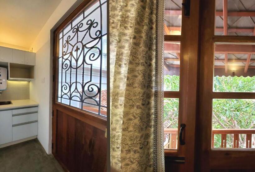 استودیو استاندارد با تخت کینگ, Kariappa House