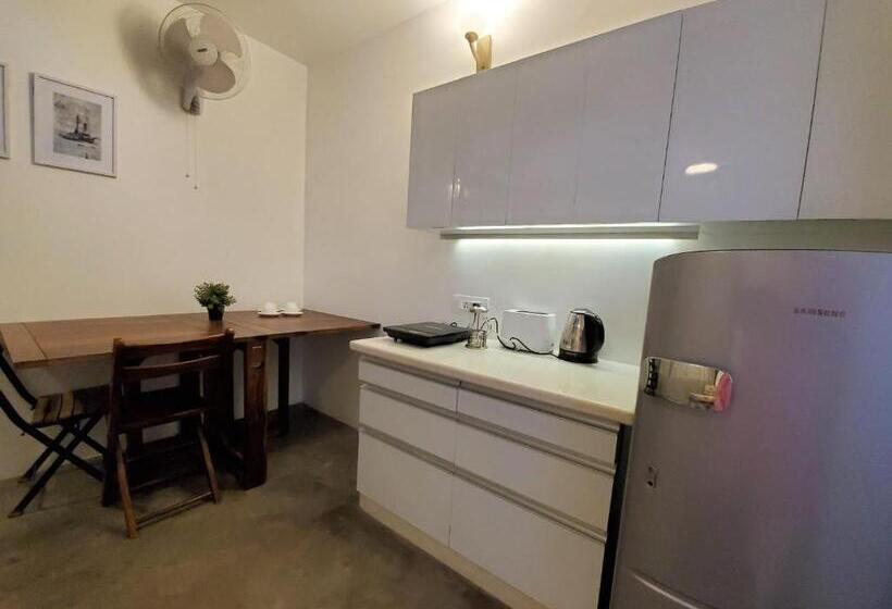 استودیو استاندارد با تخت کینگ, Kariappa House