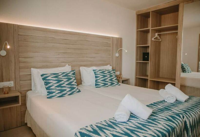 דירת חדר פרמיום עם נוף לבריכה, Aparthotel Playa del Sol - Adults Only