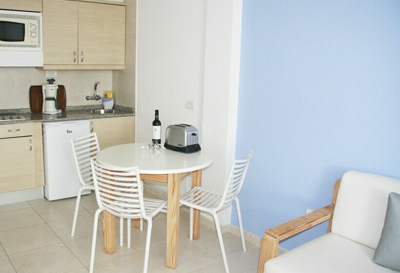 דירת חדר פרמיום עם נוף לבריכה, Aparthotel Playa del Sol - Adults Only