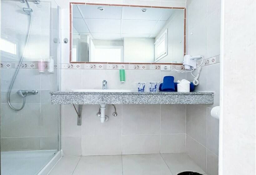 プールビューの１ベッドルームプレミアムアパートメント, Aparthotel Playa del Sol - Adults Only