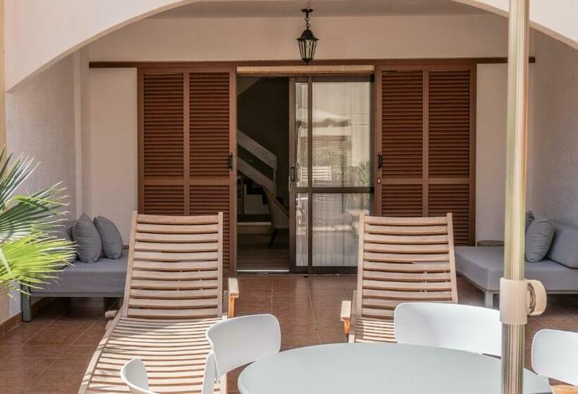 Вилла 3 Спальни, Coral Compostela Beach