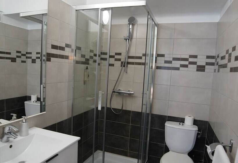 חדר בסיסי, Ath Hôtel Athénée
