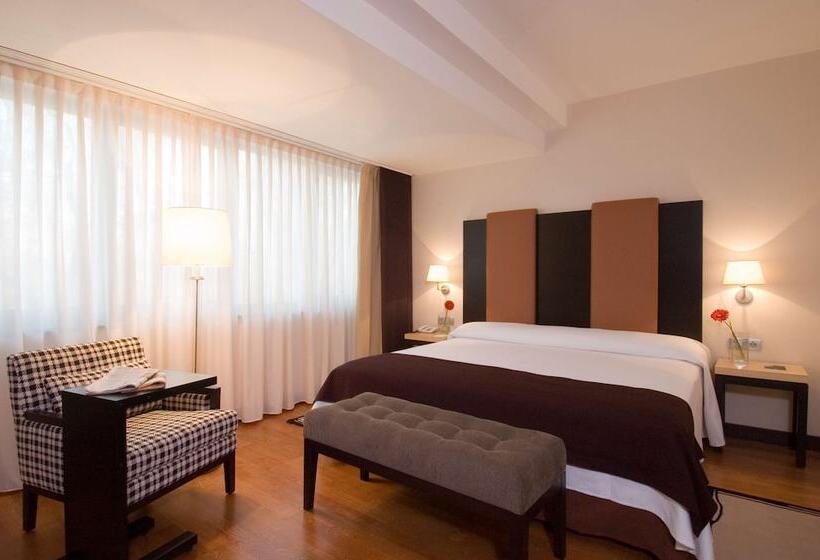 스탠다드 룸, NH Timisoara