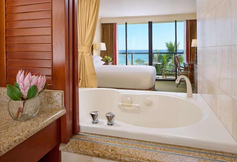 带大床的标准间, Outrigger Waikiki Beach Resort