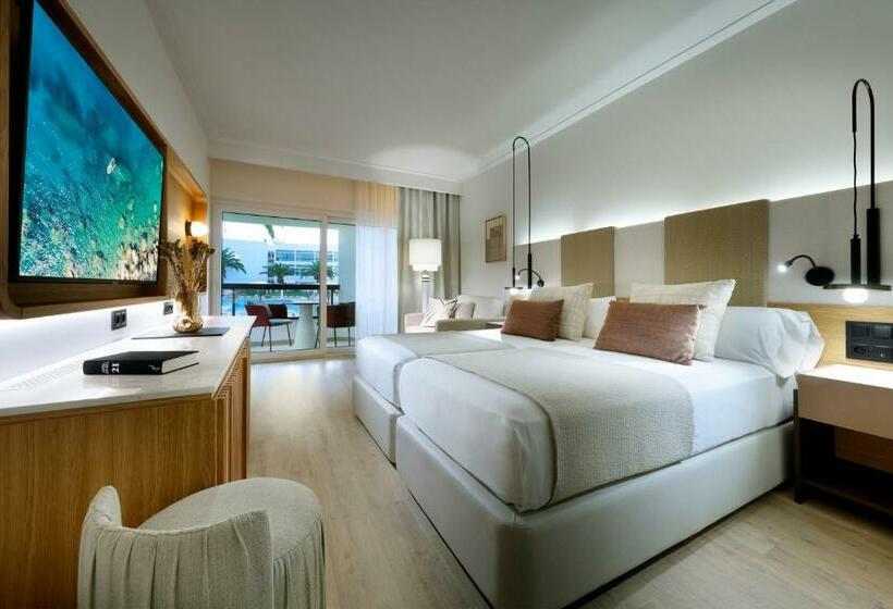 Habitación Deluxe, Grand Palladium Select Palace Ibiza