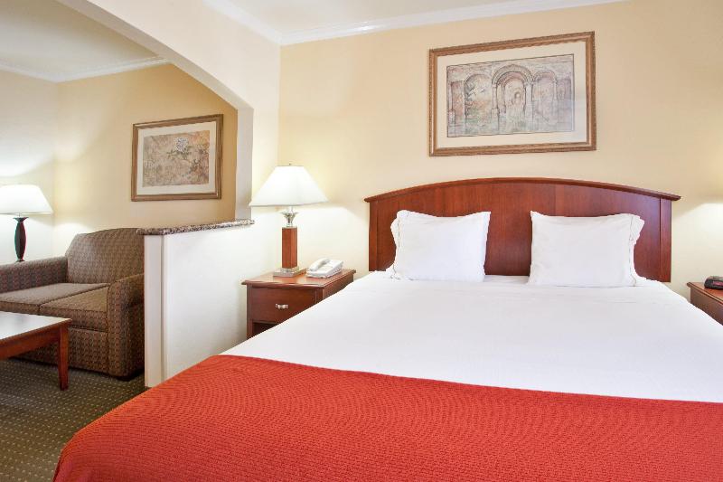 스위트 킹사이즈 침대, Holiday Inn Express Hotel & Suites Tucson Mall, An Ihg