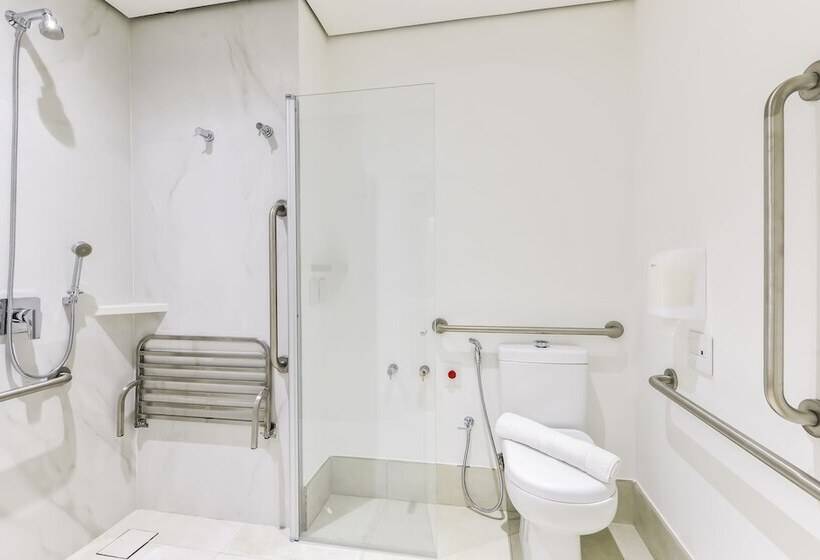 اتاق استاندارد برای معلولان, Hampton By Hilton Guarulhos Airport