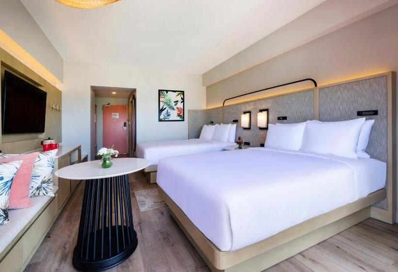 اتاق استاندارد با چشم‌انداز دریا, Crowne Plaza Resort Saipan