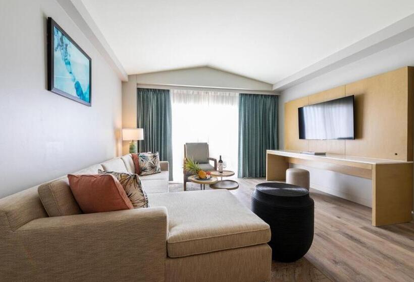 سوئیت با تخت بزرگ, Crowne Plaza Resort Saipan