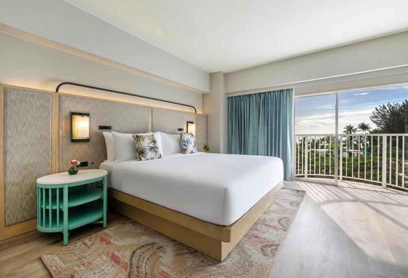 اتاق استاندارد با تخت‌های تاشو, Crowne Plaza Resort Saipan