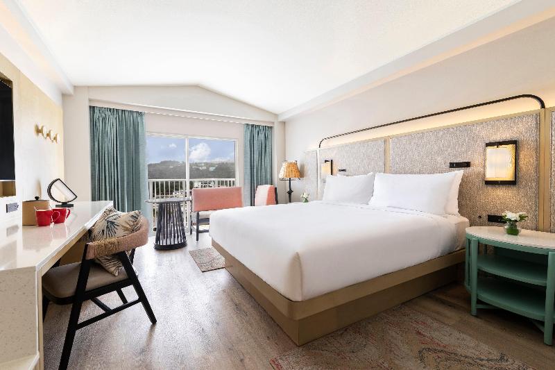 اتاق استاندارد با چشم‌انداز کوهستان, Crowne Plaza Resort Saipan