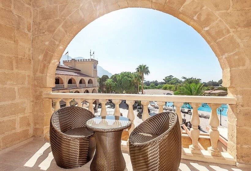 Номер Дюплекс, Le Chateau Lambousa