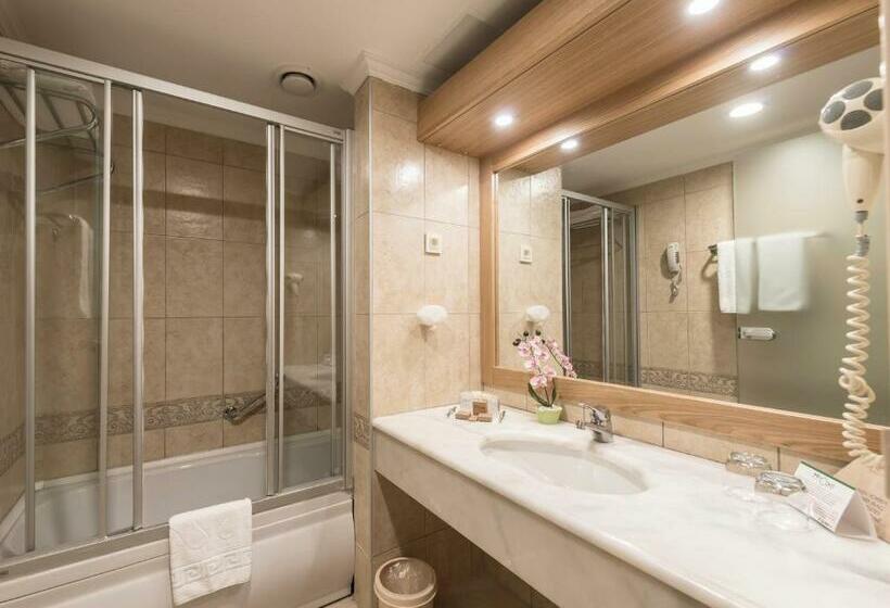 Семейный Номер, Belconti Resort