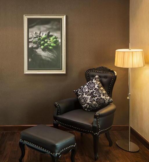 Номер Deluxe Кровать Кинг, Mövenpick Hotel Hanoi Centre