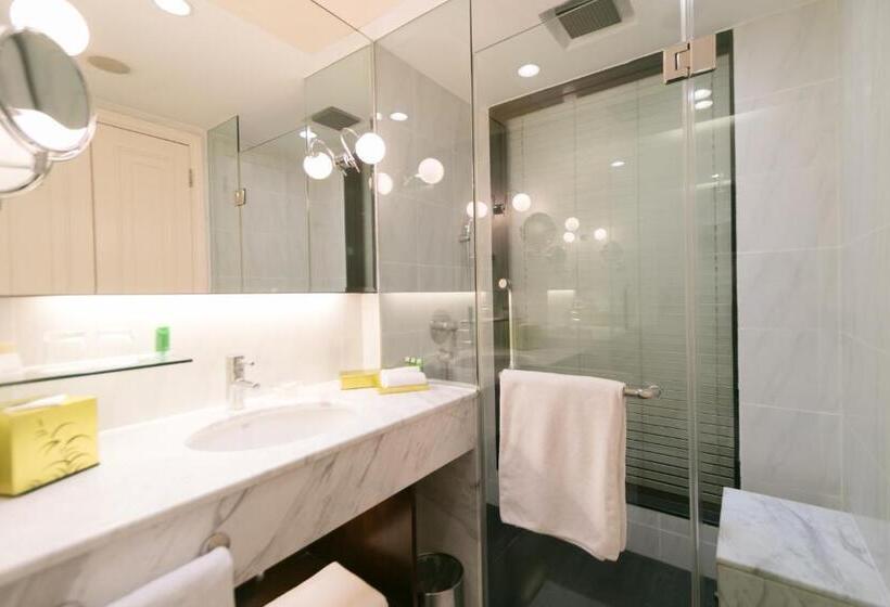 Номер Классика Кровать Кинг, Mövenpick Hotel Hanoi Centre