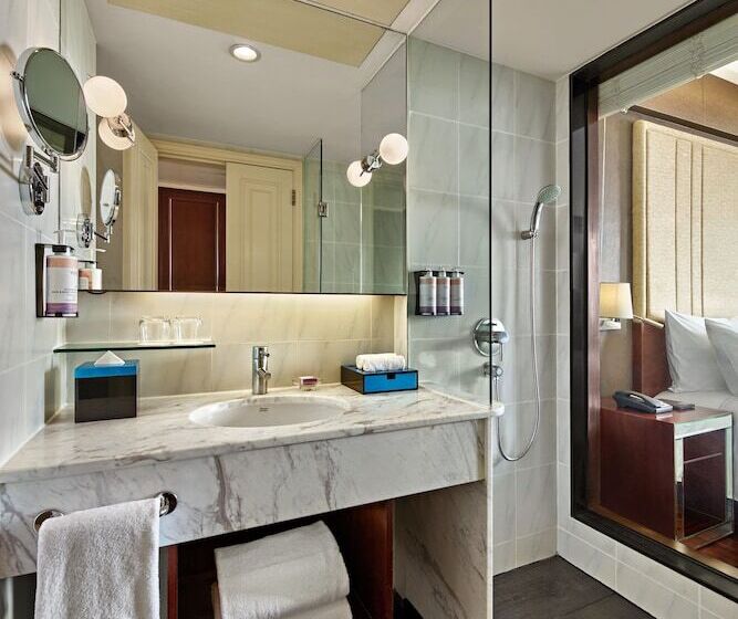 Классический Номер, Mövenpick Hotel Hanoi Centre